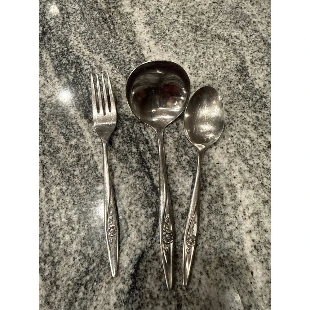 3 Oneida Oneidacraft Deluxe LASTING ROSE Stainless Flatware‎
